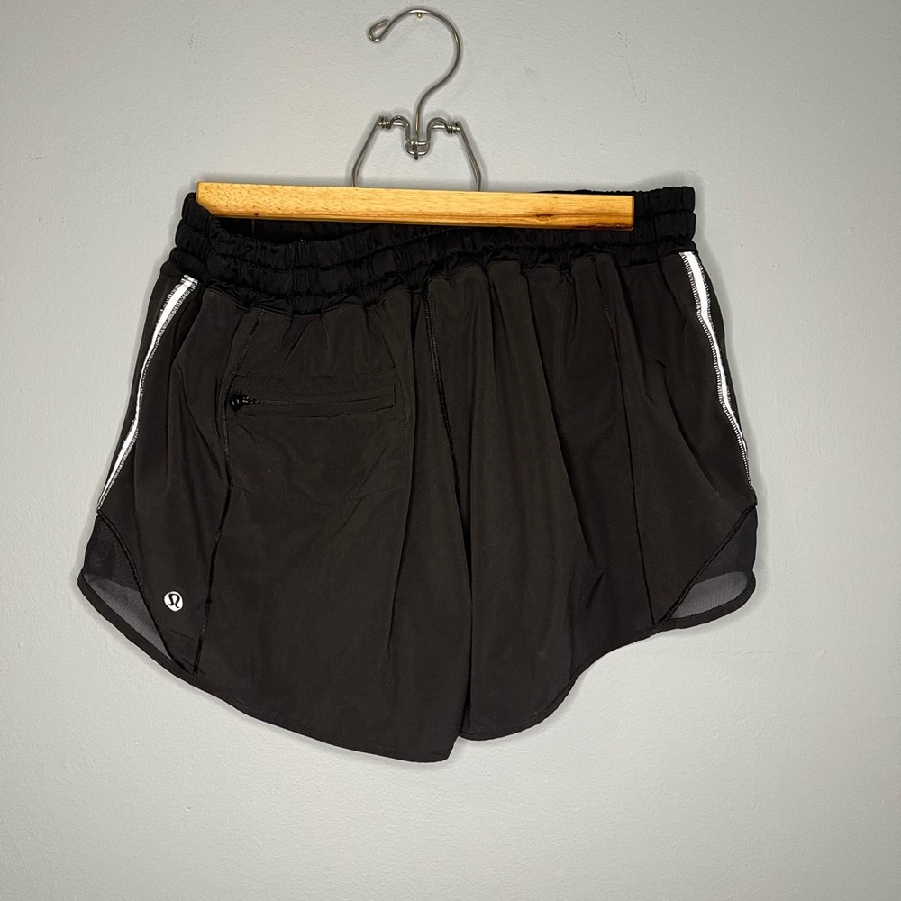 Lululemon Hotty Hot Shorts 4” 10